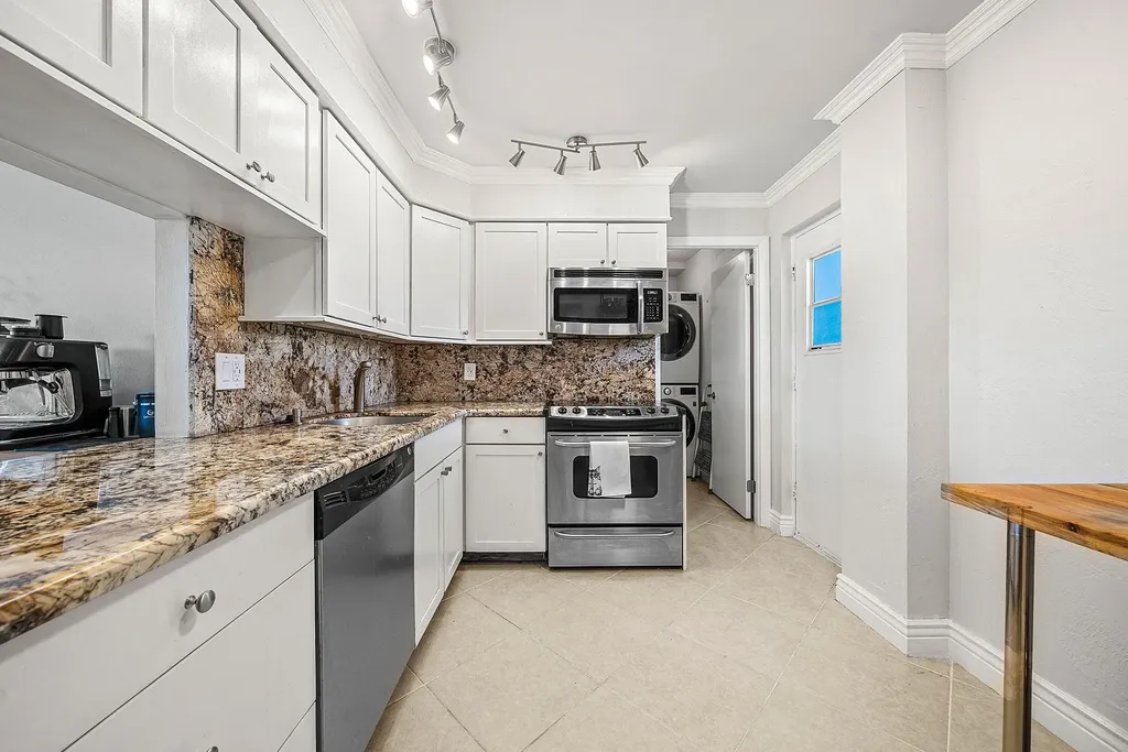 6699 NW 2nd Avenue Boca Raton FL 33487