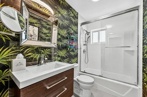590 NW 126th Street North Miami FL 33168