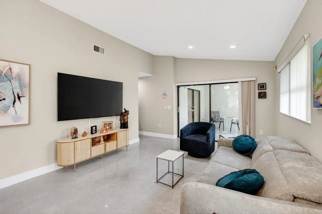 6175 Kings Gate Circle Delray Beach FL 33484