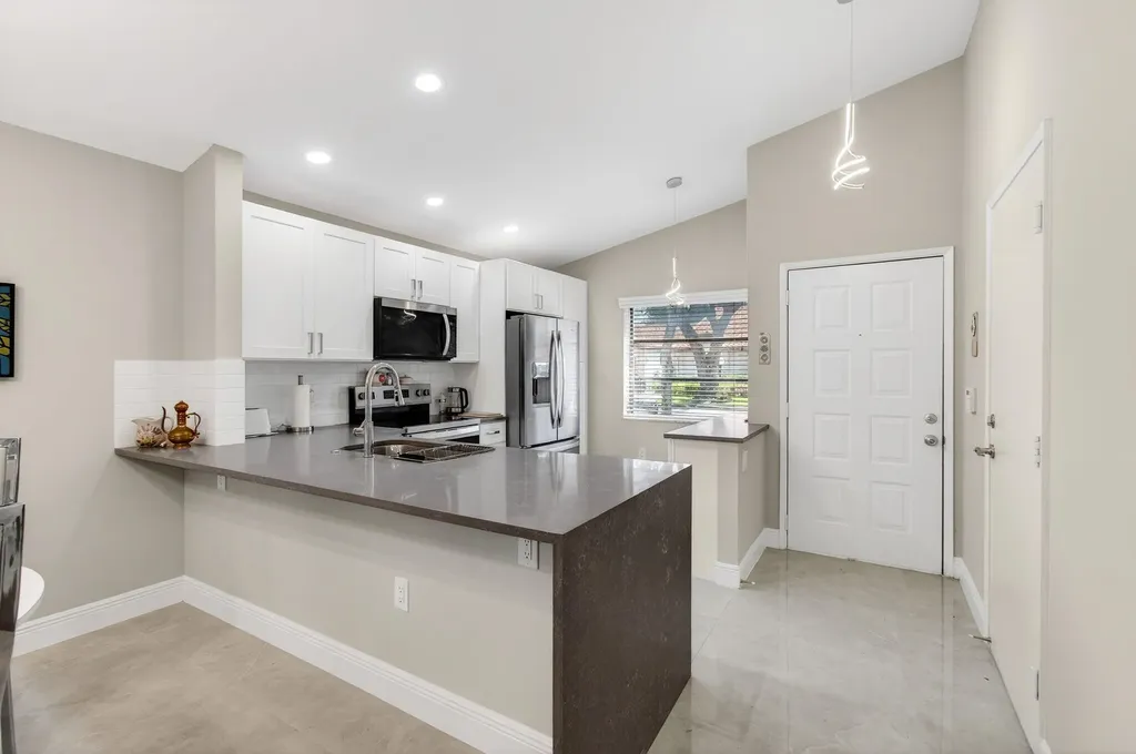 6175 Kings Gate Circle Delray Beach FL 33484