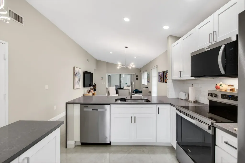 6175 Kings Gate Circle Delray Beach FL 33484