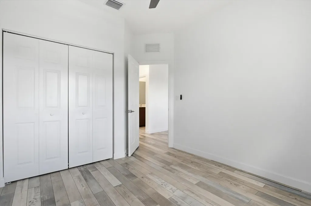 5884 Mustang Manor Davie FL 33314