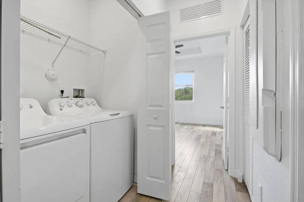 5884 Mustang Manor Davie FL 33314