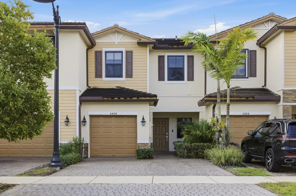 5884 Mustang Manor Davie FL 33314