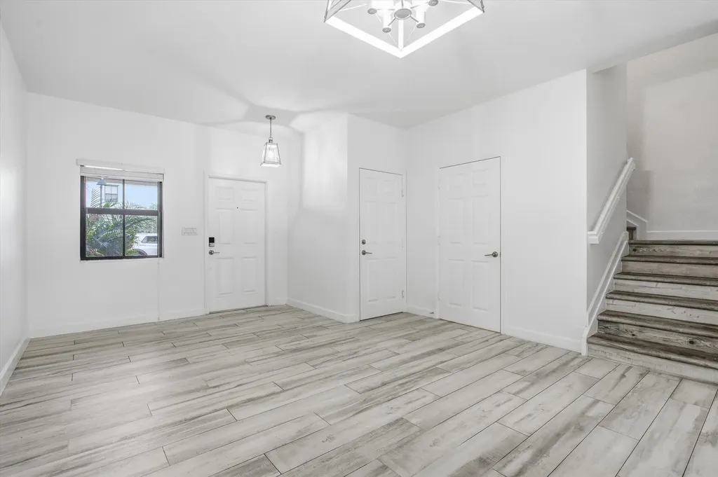 5884 Mustang Manor Davie FL 33314