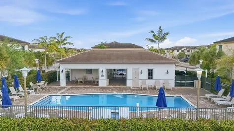 5884 Mustang Manor Davie FL 33314