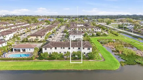 5884 Mustang Manor Davie FL 33314