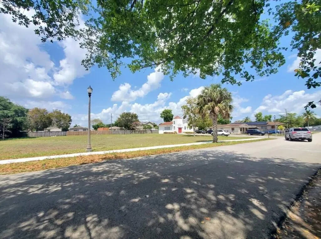 _ SW 56th Avenue Davie FL 33314
