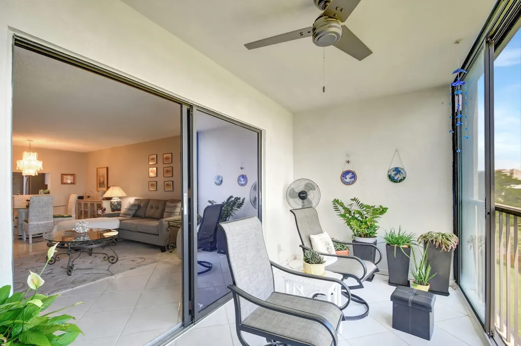 6866 Huntington Lane Delray Beach FL 33446