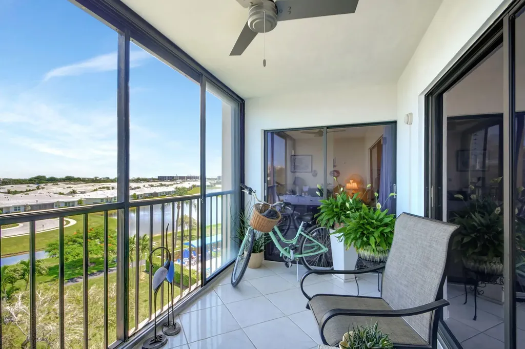 6866 Huntington Lane Delray Beach FL 33446