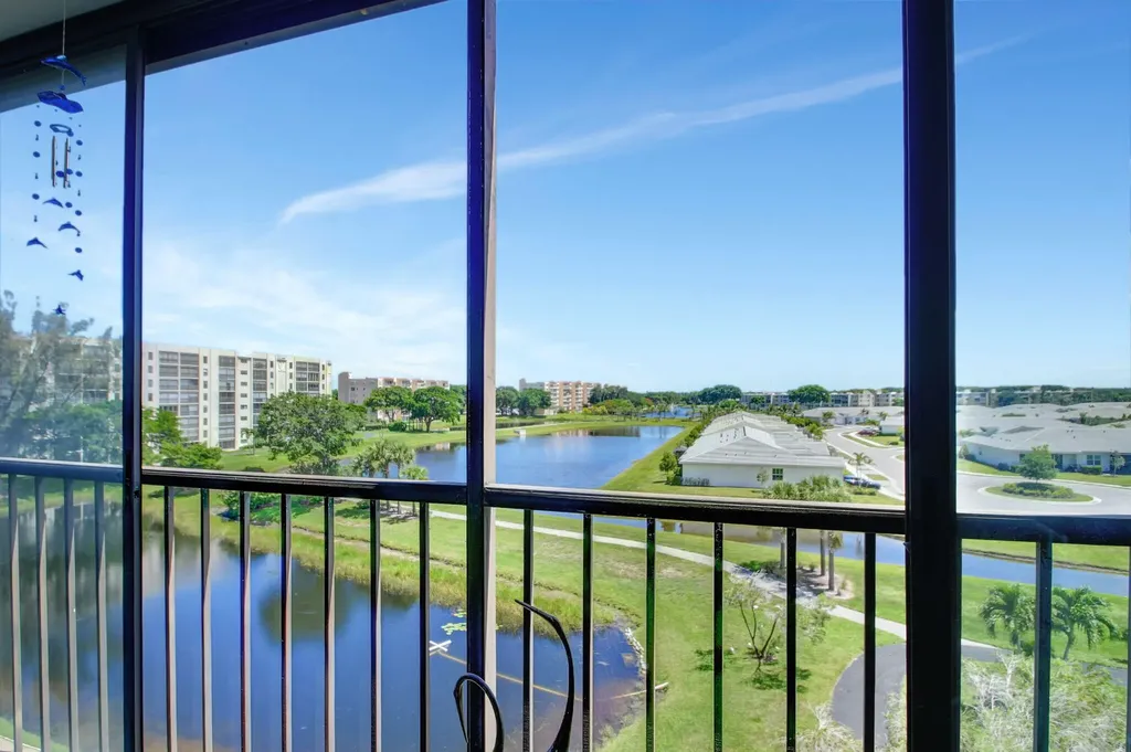 6866 Huntington Lane Delray Beach FL 33446