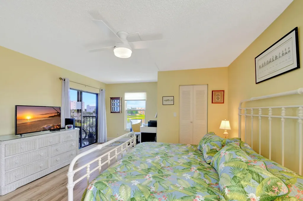 6866 Huntington Lane Delray Beach FL 33446