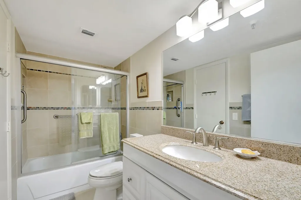 6866 Huntington Lane Delray Beach FL 33446