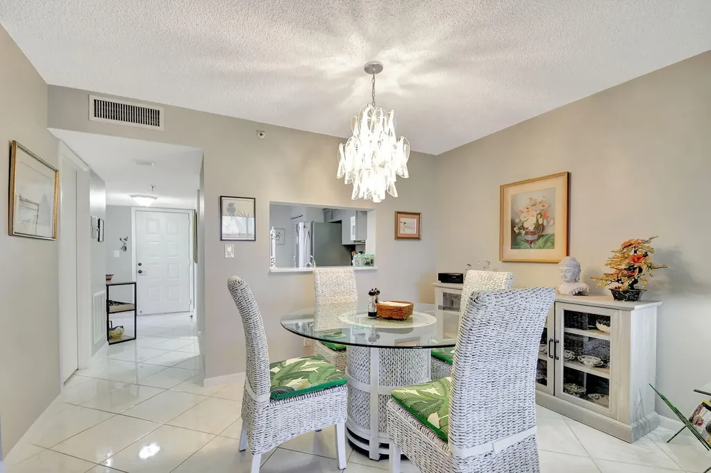 6866 Huntington Lane Delray Beach FL 33446