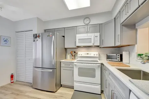 6866 Huntington Lane Delray Beach FL 33446