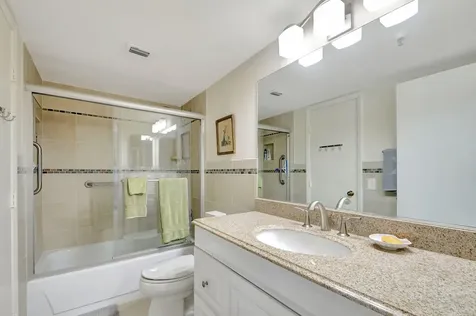 6866 Huntington Lane Delray Beach FL 33446