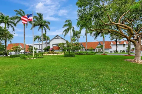 6866 Huntington Lane Delray Beach FL 33446
