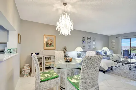 6866 Huntington Lane Delray Beach FL 33446