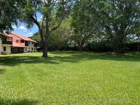6 Via De Casas Boynton Beach FL 33426