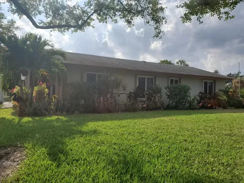 2665 SE 27th Lane Boynton Beach FL 33435