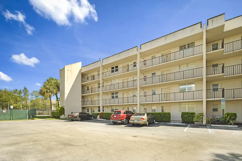 2541 Aragon Boulevard Sunrise FL 33322