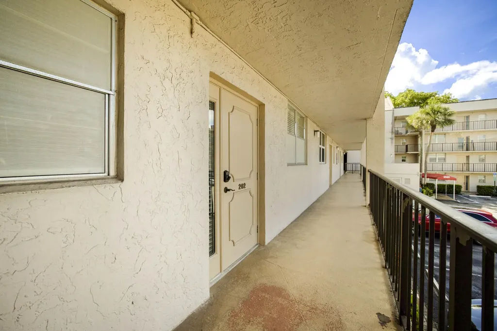 2541 Aragon Boulevard Sunrise FL 33322