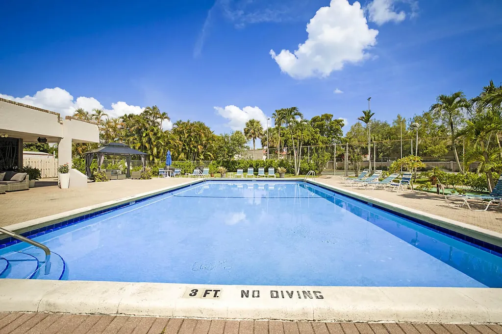 2541 Aragon Boulevard Sunrise FL 33322