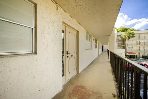2541 Aragon Boulevard Sunrise FL 33322