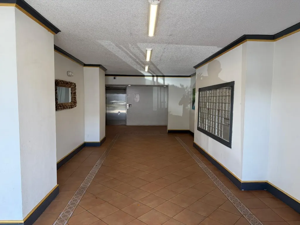 711 N Pine Island Road Plantation FL 33324