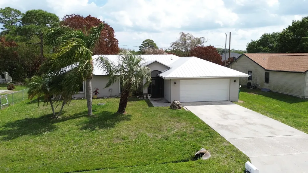 2325 SE Beechwood Terrace Port St Lucie FL 34952