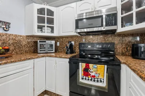 4970 E Palm Court Hialeah FL 33013