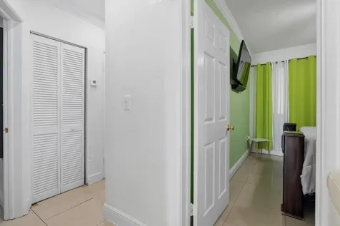 4970 E Palm Court Hialeah FL 33013