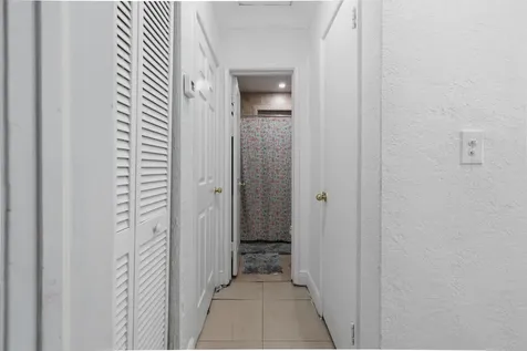 4970 E Palm Court Hialeah FL 33013