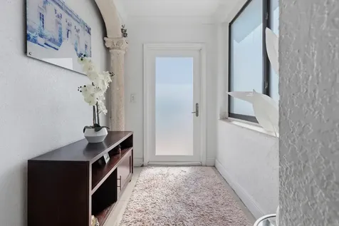 4970 E Palm Court Hialeah FL 33013