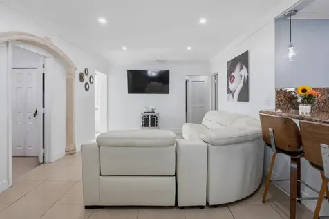 4970 E Palm Court Hialeah FL 33013