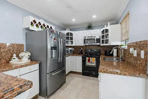 4970 E Palm Court Hialeah FL 33013