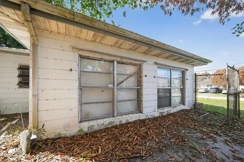 1913 Wyoming Avenue Fort Pierce FL 34982
