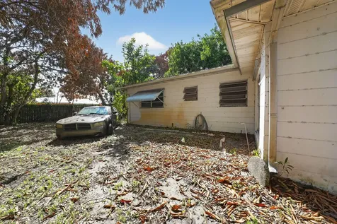 1913 Wyoming Avenue Fort Pierce FL 34982