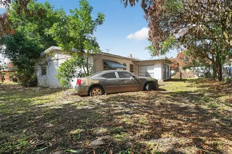 1913 Wyoming Avenue Fort Pierce FL 34982