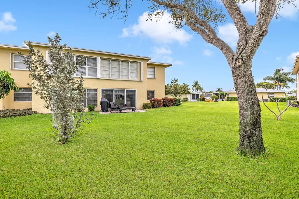 1061 Orange Terrace Delray Beach FL 33445