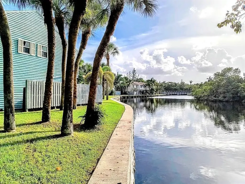 1845 NE 15th Avenue Fort Lauderdale FL 33305