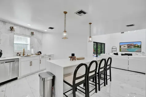 861 Mockingbird Lane Plantation FL 33324