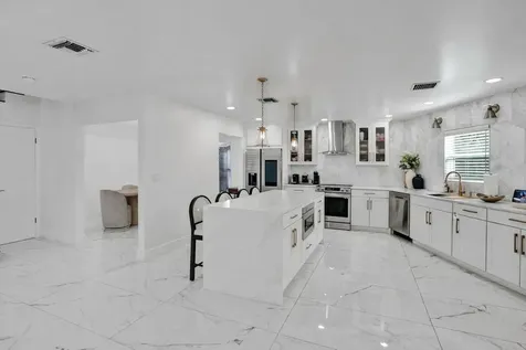 861 Mockingbird Lane Plantation FL 33324