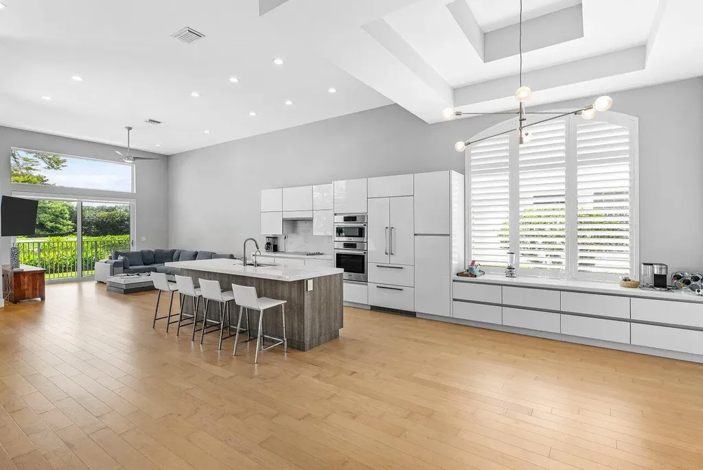 5440 NW 41st Terrace Boca Raton FL 33496