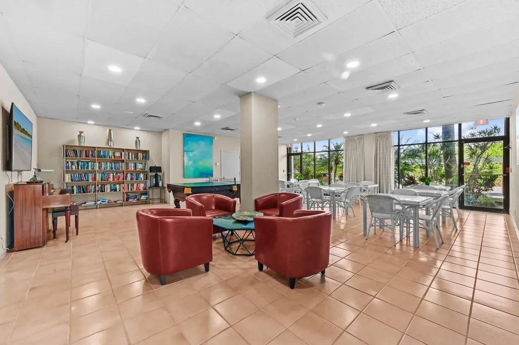 2400 Presidential Way West Palm Beach FL 33401