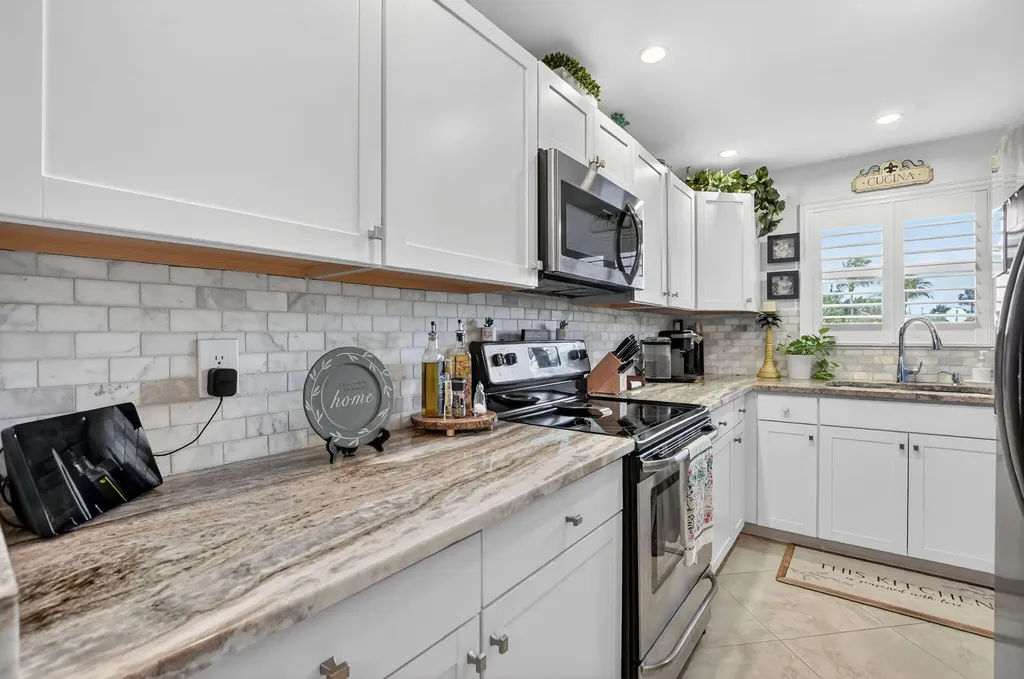 2570 Banyan Road Boca Raton FL 33432