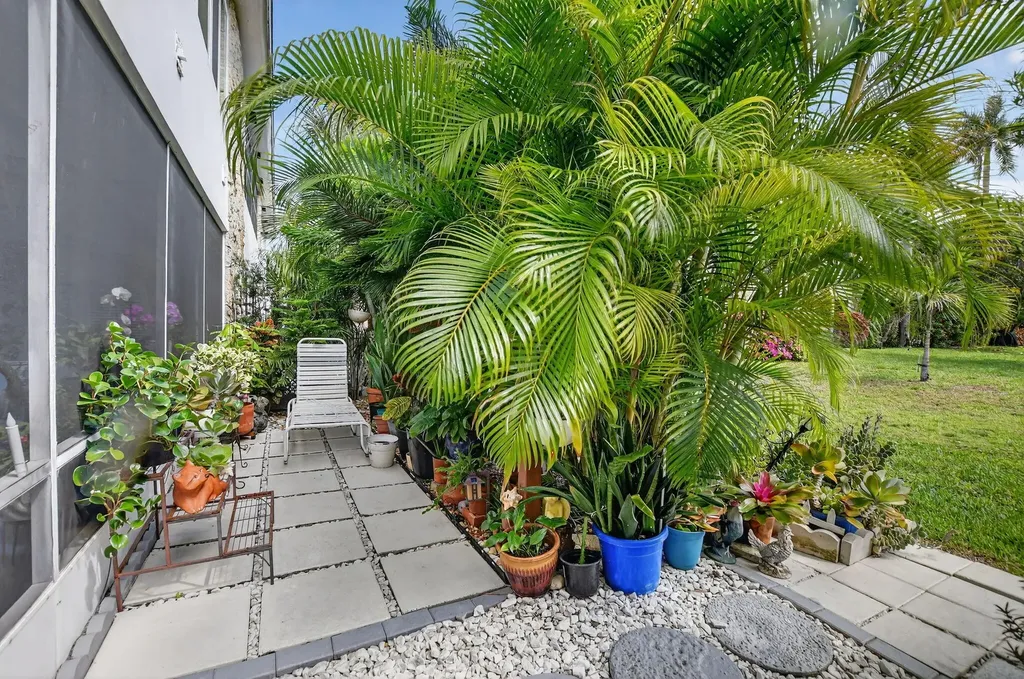 2570 Banyan Road Boca Raton FL 33432