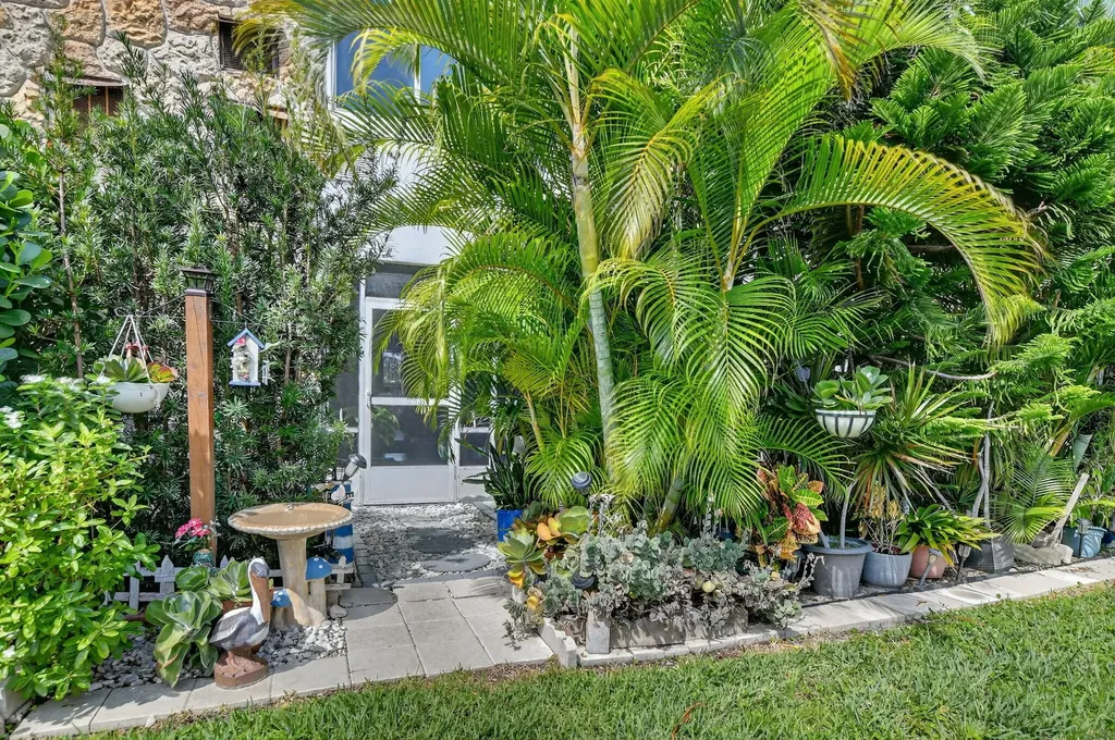 2570 Banyan Road Boca Raton FL 33432