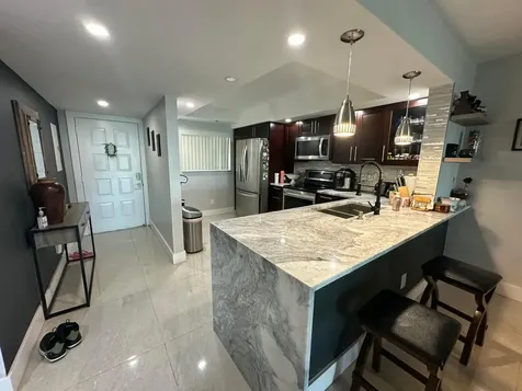 3178 Via Poinciana Greenacres FL 33467