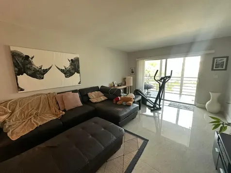 3178 Via Poinciana Greenacres FL 33467